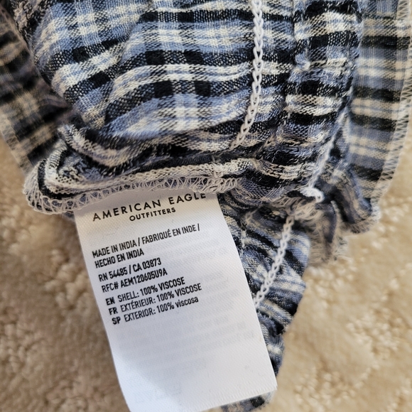 AMERICAN EAGLE Blue & White Plaid Halter Sleeveless Cropped Top - Picture 5 of 6